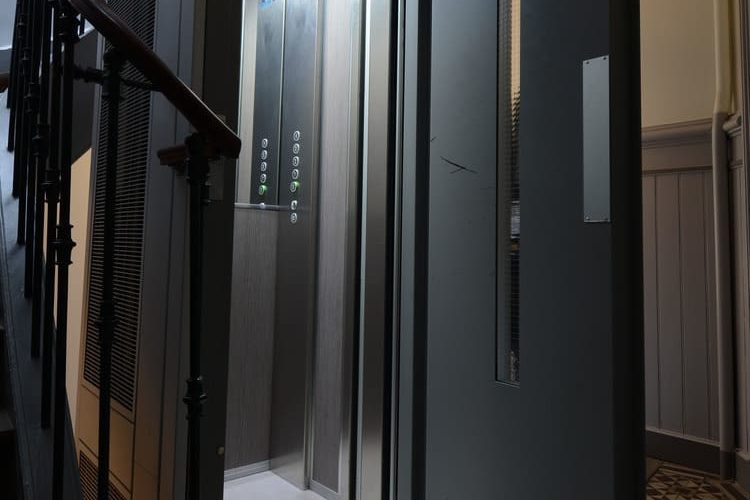 INSTALLATION ASCENSEUR