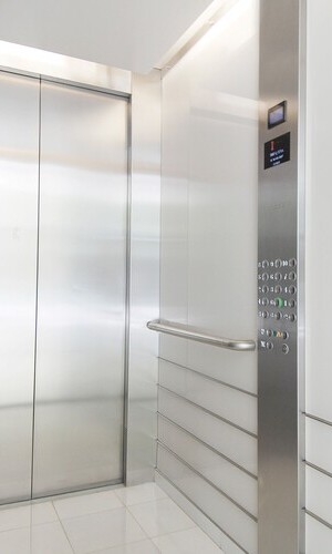 Modernisation et mise aux normes des ascenseurs